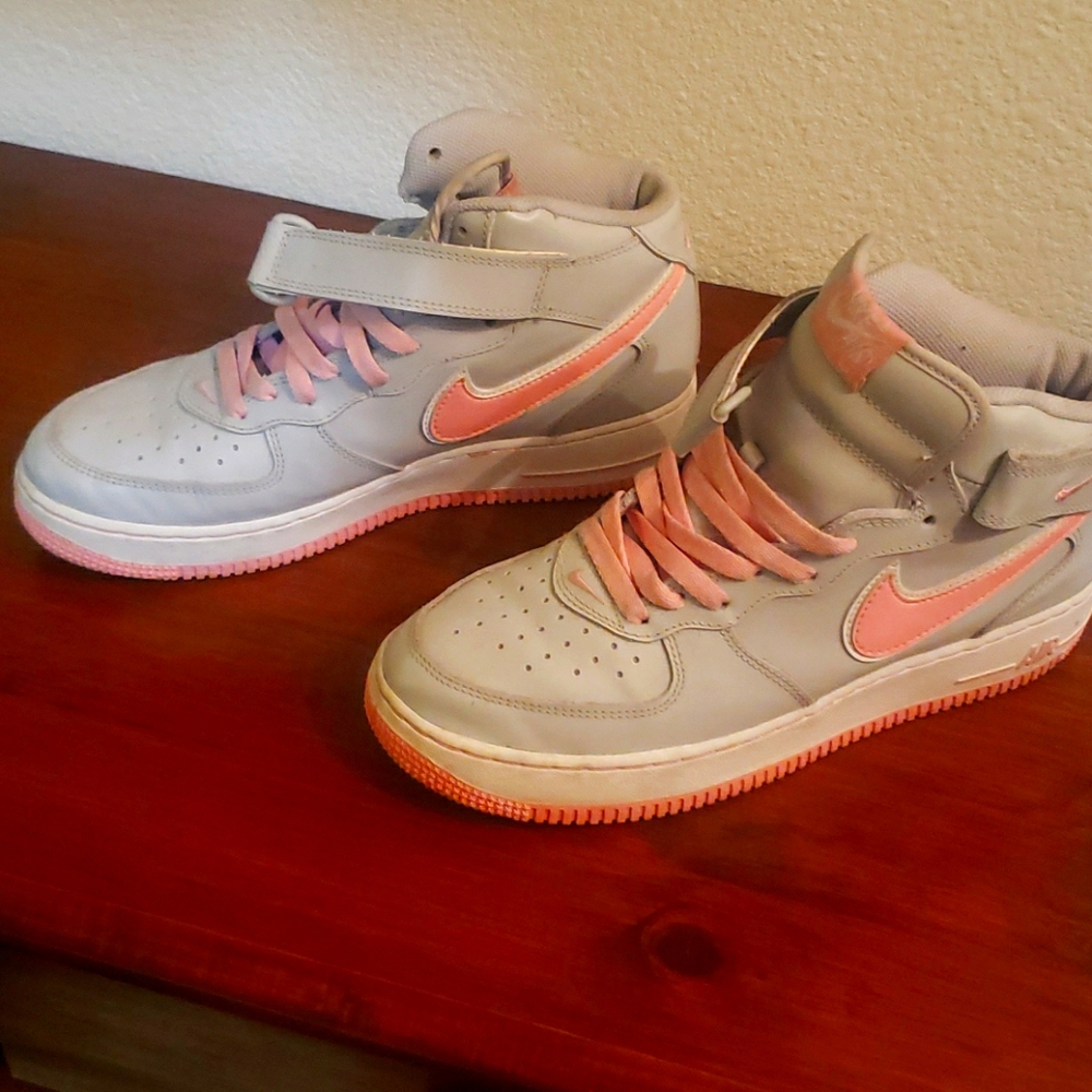 Womens Nike Air Force 1